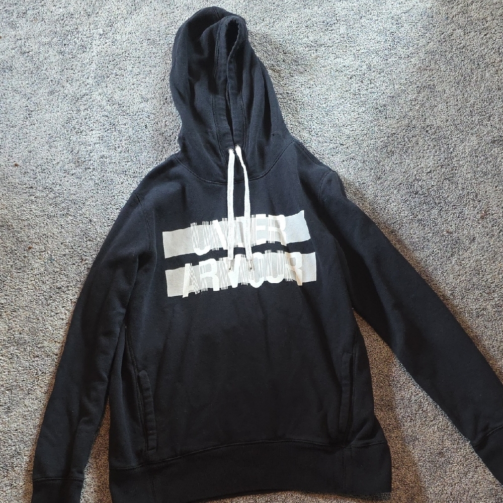 Under Armour Black Sweatshirt Hoodie with Graphic Design